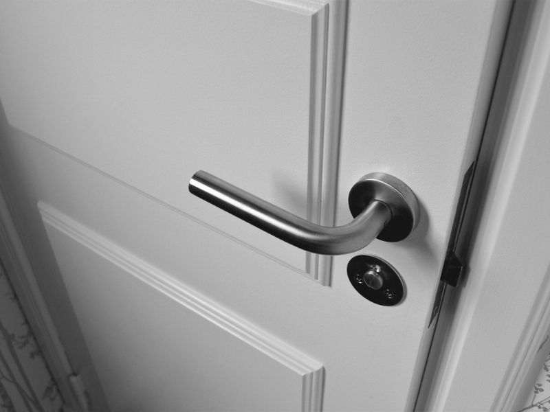 door repairs in sevenoaks - unhinged door doctor